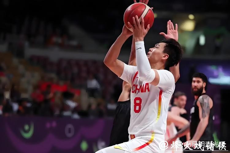 CBA新赛季中国男篮13位国手全面亮相,胡金秋廖三宁张镇麟数据各异引热议,场均得分篮板助攻差距大反映实力分化 CBA新赛季中国男篮13位国手全面亮相,胡金秋廖三宁张镇麟数据各异引热议,场均得分篮板助攻差距大反映实力分化